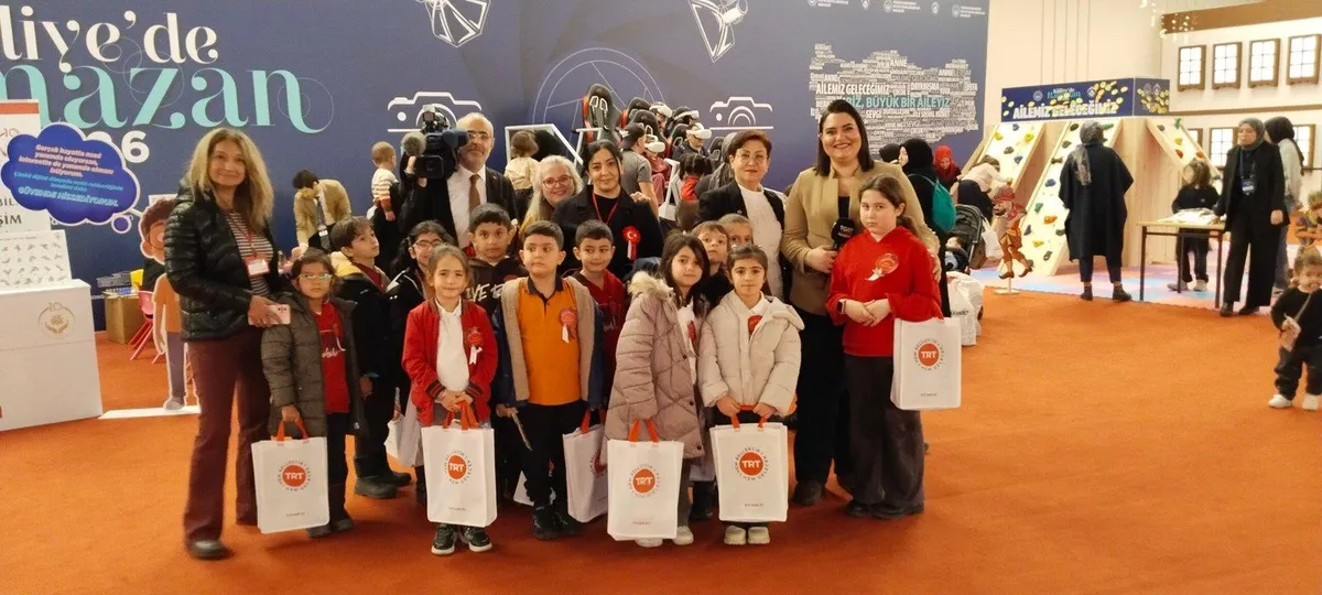 Külliye Ramazan etkinliği grup fotoğrafı